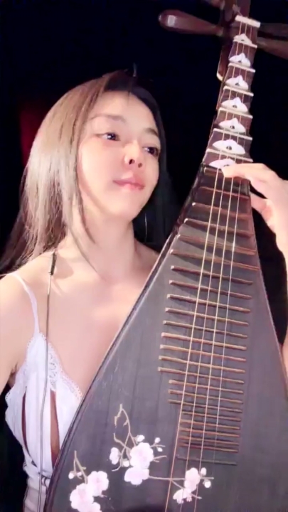 勾栏听曲【姑姑】又跳又唱还能弹 5V 15小时 11G